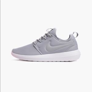 Nike Roshe Two Women’s Sneaker